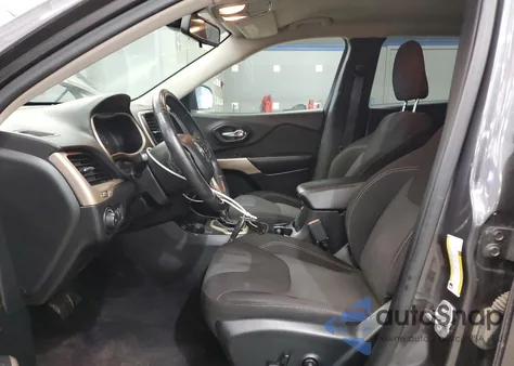 2017 Jeep Cherokee Latitude z USA, uszkodzony, nr VIN 1C4PJMCB9HW635016